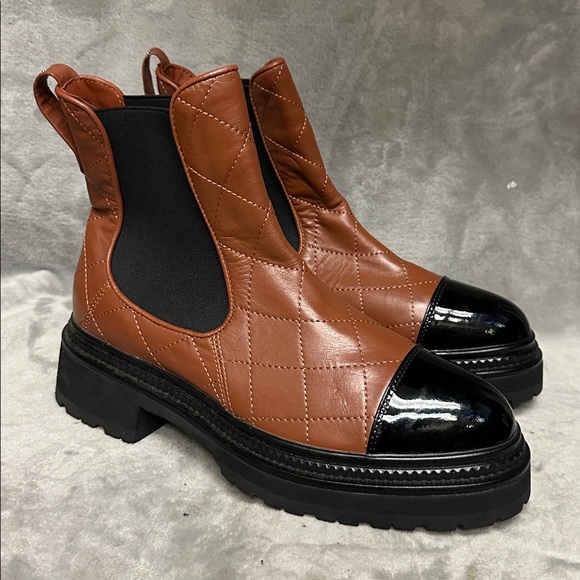 Chanel Women's Cap Toe Chelsea Ankle Boots Size 40 - Picture 3 of 12